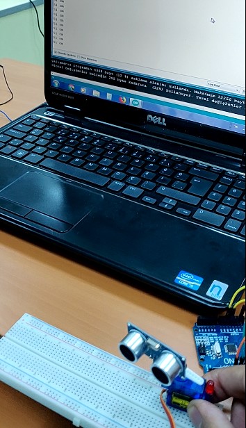 Servo motor ve mesafe sensörü ile radar uygulaması